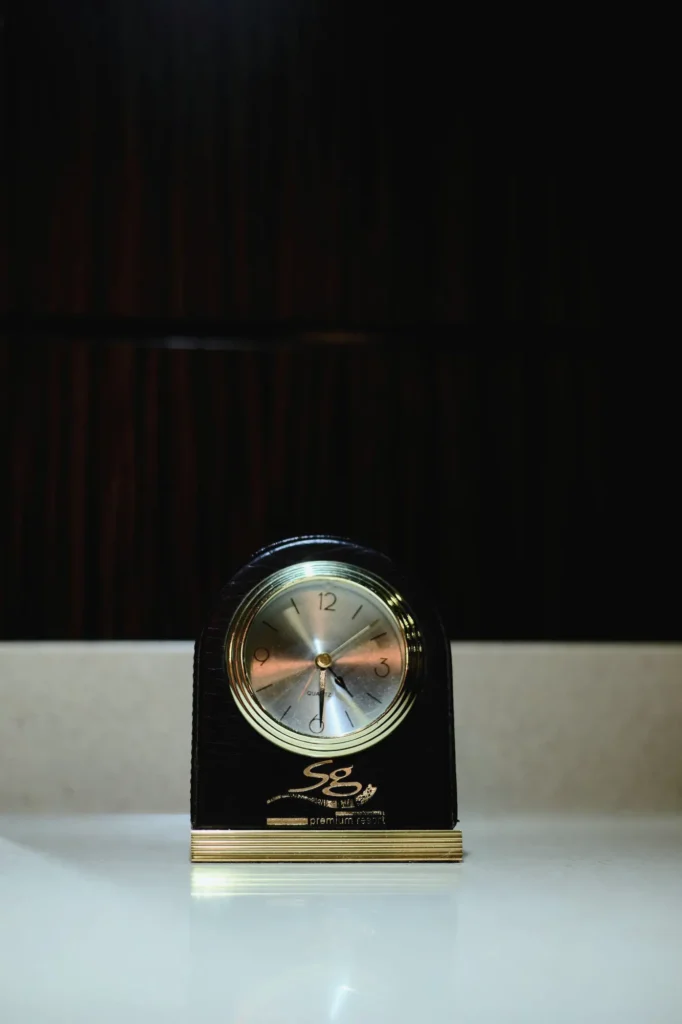 Bedside clock with the SG logo